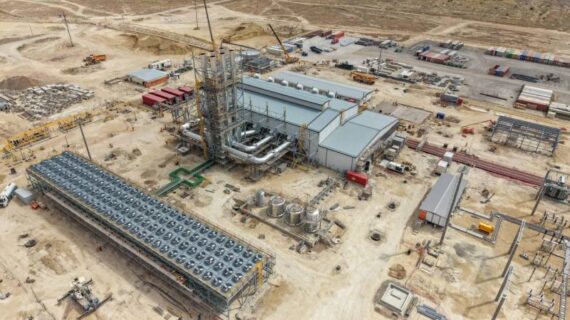 Aerial view of a 2,670-megawatt power project under construction in West Texas for Microsoft
